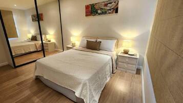 2 bedrooms, iron/ironing board, bed sheets