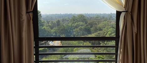 3 bedrooms, in-room safe, iron/ironing board, WiFi