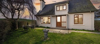 Kirktoun Cottage on Scottish Estate - open fire- enclosed garden- beaches -woods
