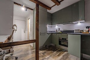 Frigorifero, microonde, forno, lavastoviglie