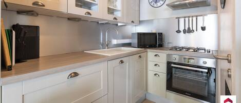 冰箱、烤箱、炉灶、茶具/咖啡用具