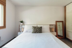 Deluxe Apartment, Garden View