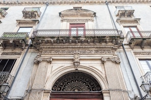 Front of property - Palazzo Bicocca Rooms (Catania)