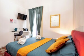 Standard Double Room, Non Smoking, Private Bathroom | Desk, laptop workspace, soundproofing, free WiFi - Palazzo Bicocca Rooms (Catania)