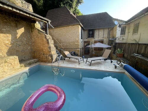 Stone house with swimming pool and terrace for 6