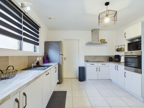 Fridge, microwave, oven, dishwasher