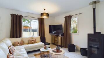 Télévision, cheminée