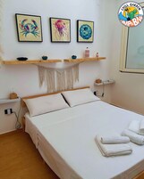 Camera, 1 letto queen, vista vigneti, lato spiaggia | Minibar, Wi-Fi gratuito