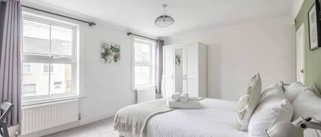 2 habitaciones, cuna de viaje, wifi y ropa de cama