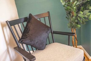 Interior - Charming 2 Bed House in Windsor - By Tempstay (Windsor)