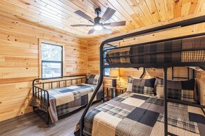 2 bedrooms, WiFi, bed sheets