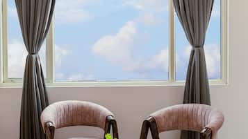 Deluxe Triple Room, 1 King Bed, City View | City view