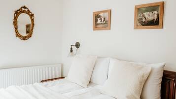 House | 1 bedroom, free WiFi, bed sheets