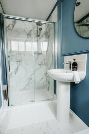 House | Bathroom