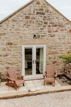 House | Terrace/patio - The Dairy - Bijou Barn Conversion Near Holy Island (Berwick-upon-Tweed)