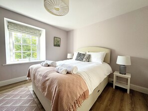 3 bedrooms, iron/ironing board, travel cot, free WiFi