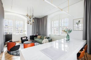 Panorama appartement | Woonruimte | Flatscreentelevisie