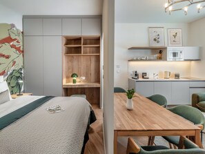 Superior Studio | In-room safe, blackout drapes, iron/ironing board, free WiFi