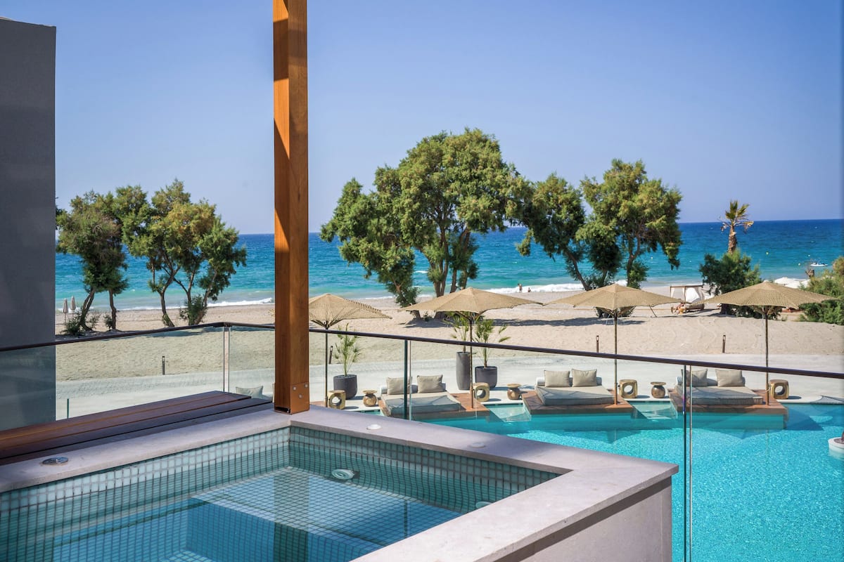 Deluxe Suite Seafront