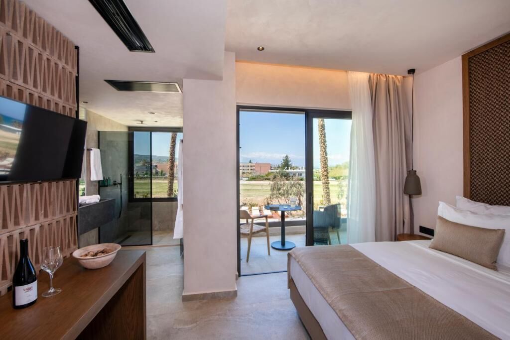 Double Side Sea View | Zimmersafe, Schreibtisch, laptopgeeigneter Arbeitsplatz