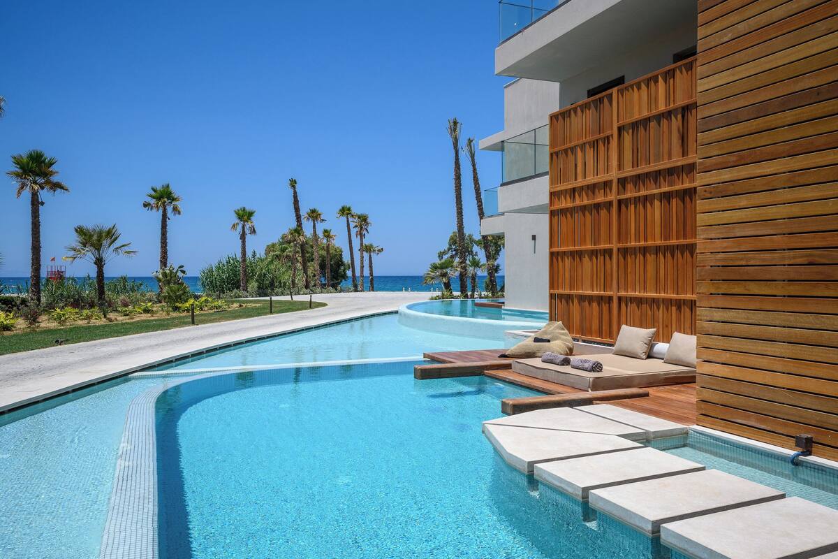 Deluxe Private Pool