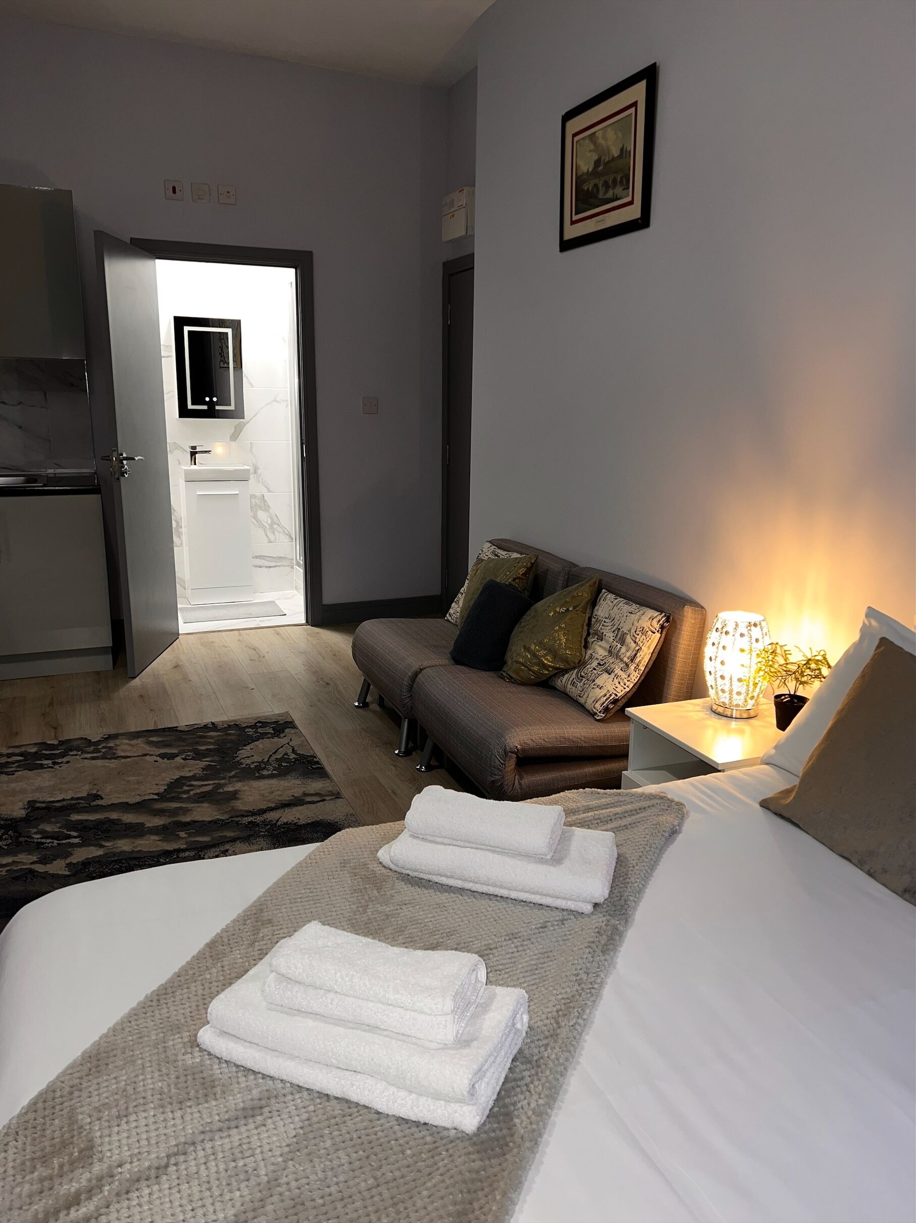 Economy Quadruple Room | Desk, iron/ironing board, free WiFi