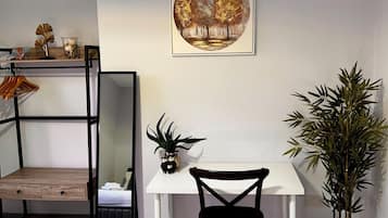 Comfort Double Room | Desk, iron/ironing board, free WiFi