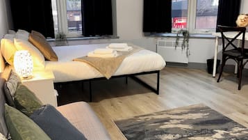 Economy Quadruple Room | Desk, iron/ironing board, free WiFi