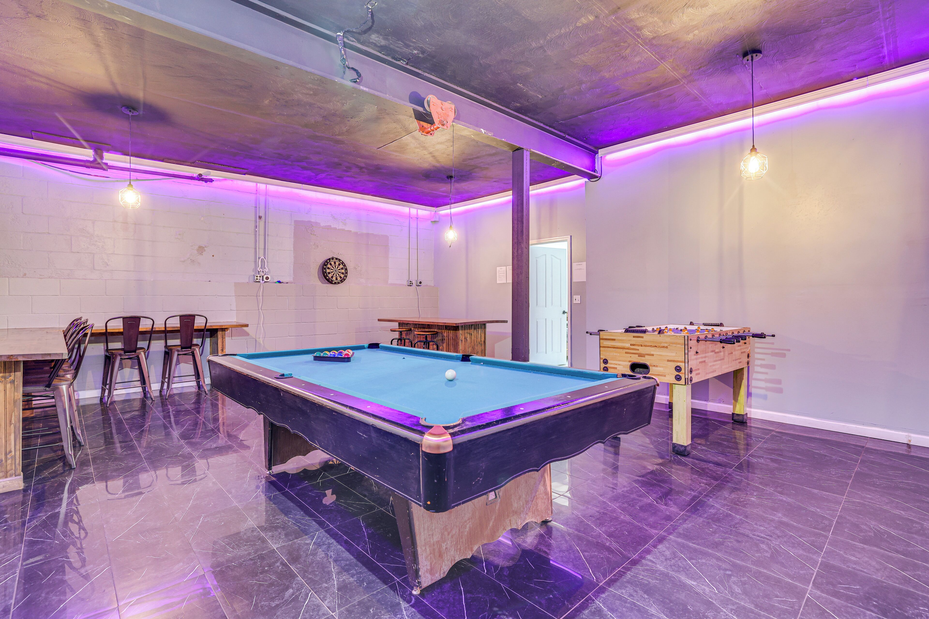 House (5 Bedrooms) | Front of property