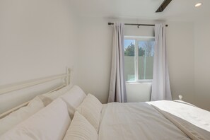 Interior - 35 Mi to LA: Modern Apartment in Chino! (Chino)