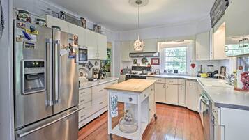 House (Multiple Bedrooms) | Interior