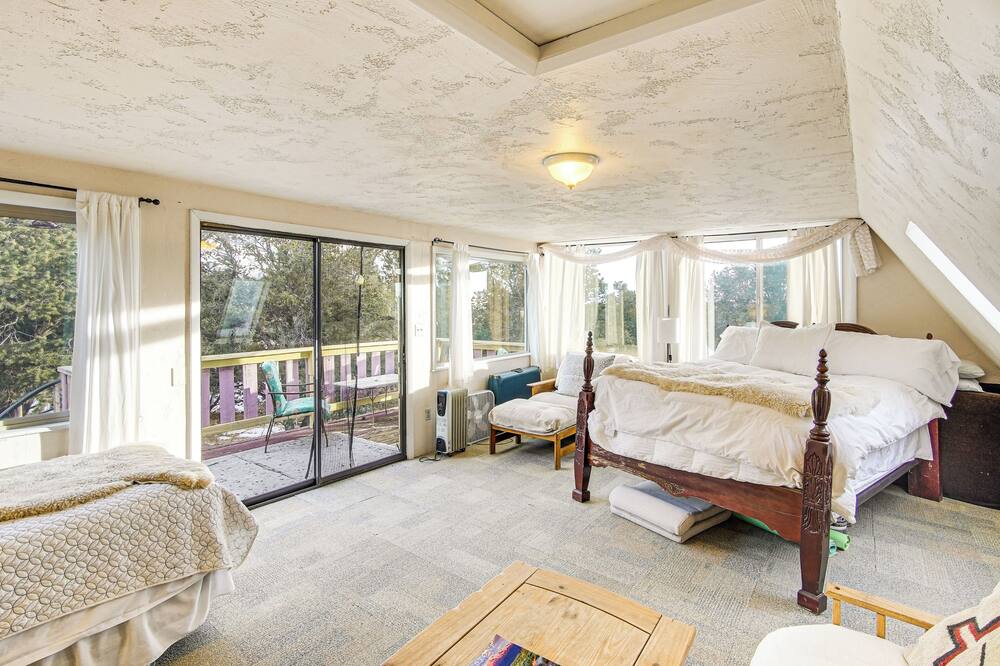 Near Hiking: Tranquil Crestone Studio w/ Deck! - Custer County, CO