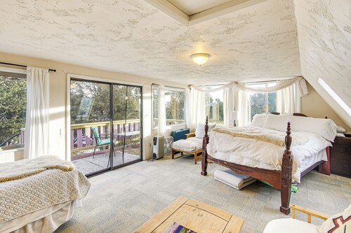 Near Hiking: Tranquil Crestone Studio w/ Deck!