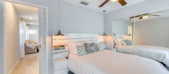 6 Mi to Dtwn: Sarasota Apt w/ Patio & Fire Pit