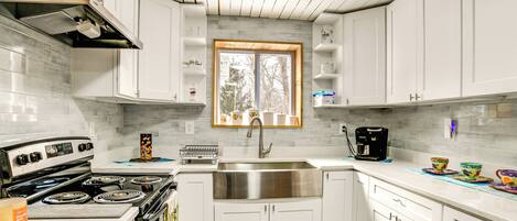 House (2 Bedrooms) | Interior