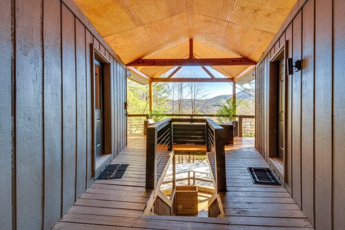 Hike, Golf & Relax: Pet-friendly Apt in Dillard