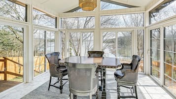 Rumah (3 Bedrooms) | Bagian depan properti