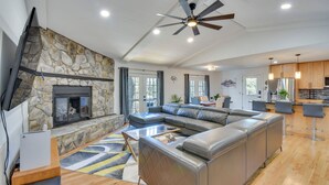Interior - Mountain-view Gem w/ Community Perks in Dillard! (Dillard)