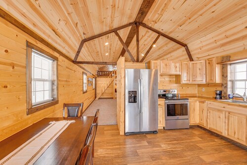 Near Hunting: Cozy Cabin w/ Deck in Grass Range!