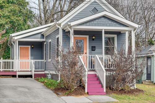 1 Mi to Dtwn: Home w/ Backyard in Raleigh!