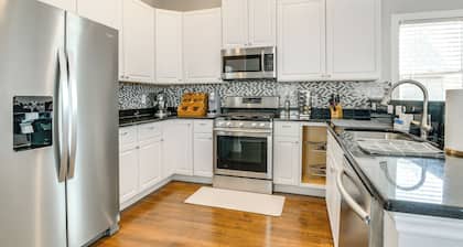 1 Mi to Dtwn: Home w/ Backyard in Raleigh!