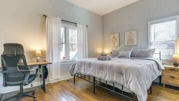 House (2 Bedrooms) | Interior