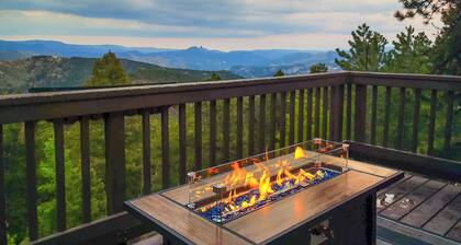 Mountain-view Deck: Pet-friendly Cabin in Bailey