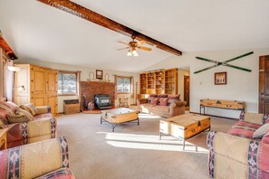 Casa (Multiple Bedrooms) | Parte interna