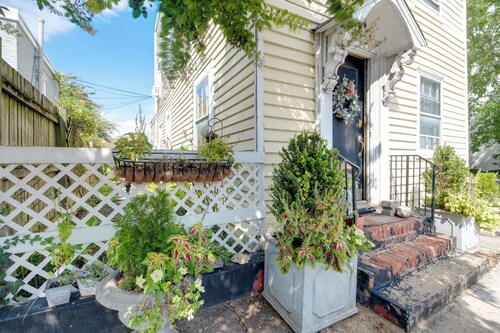 1 Mi to Old Town: Historic Area Gem in Alexandria