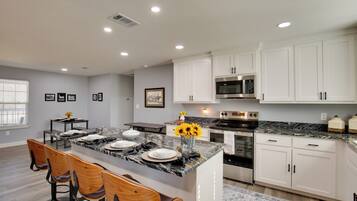 Cottage (3 Bedrooms) | Interior