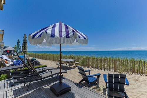 Decadent Beachside Cottage 50 Feet to Waters Edge (2393)