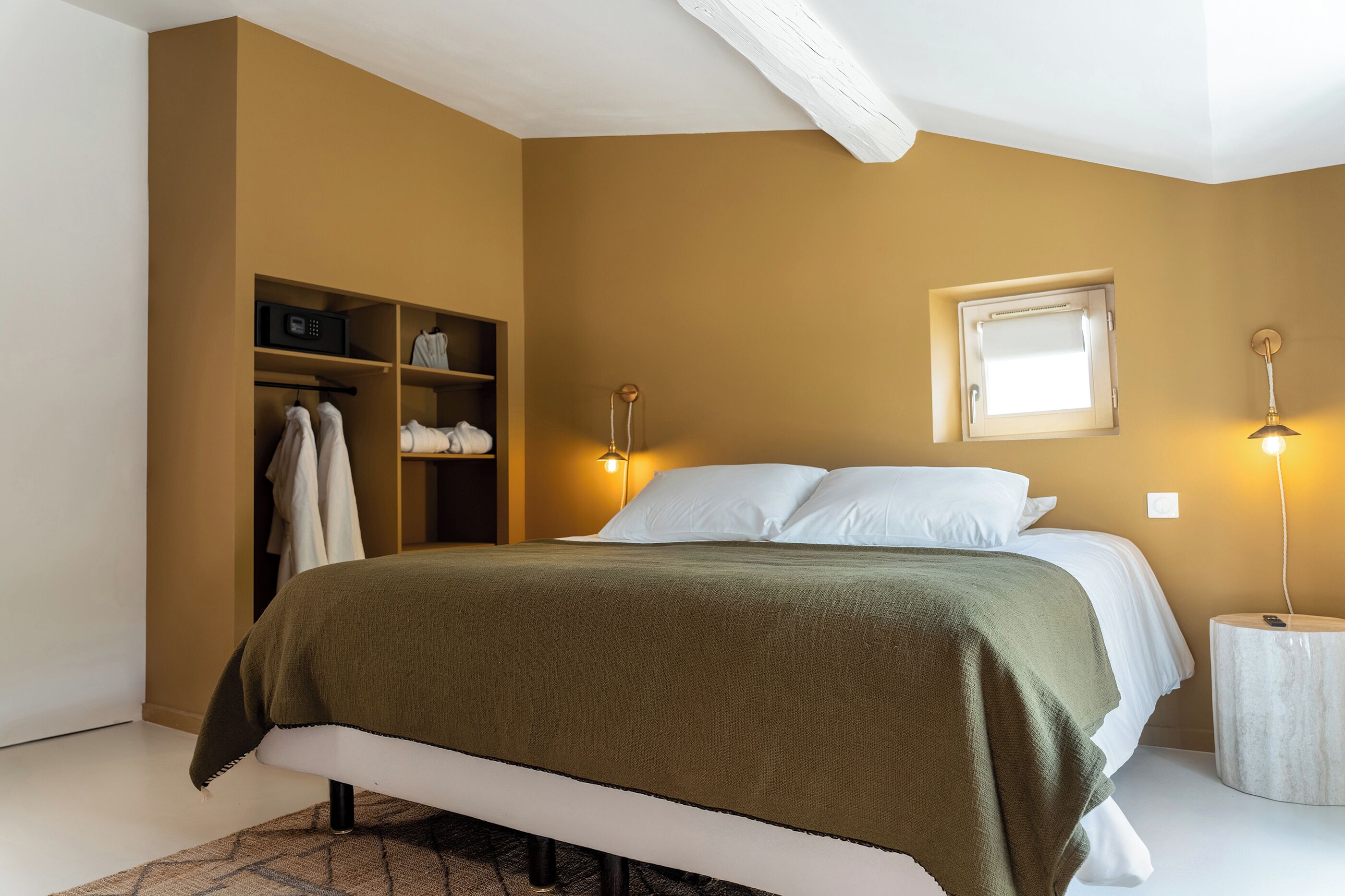 Caja de seguridad en la habitación y cortinas blackout 