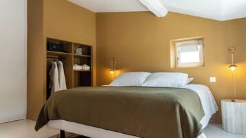 Doppia Deluxe, vista giardino | Una cassaforte in camera, tende oscuranti, insonorizzazione