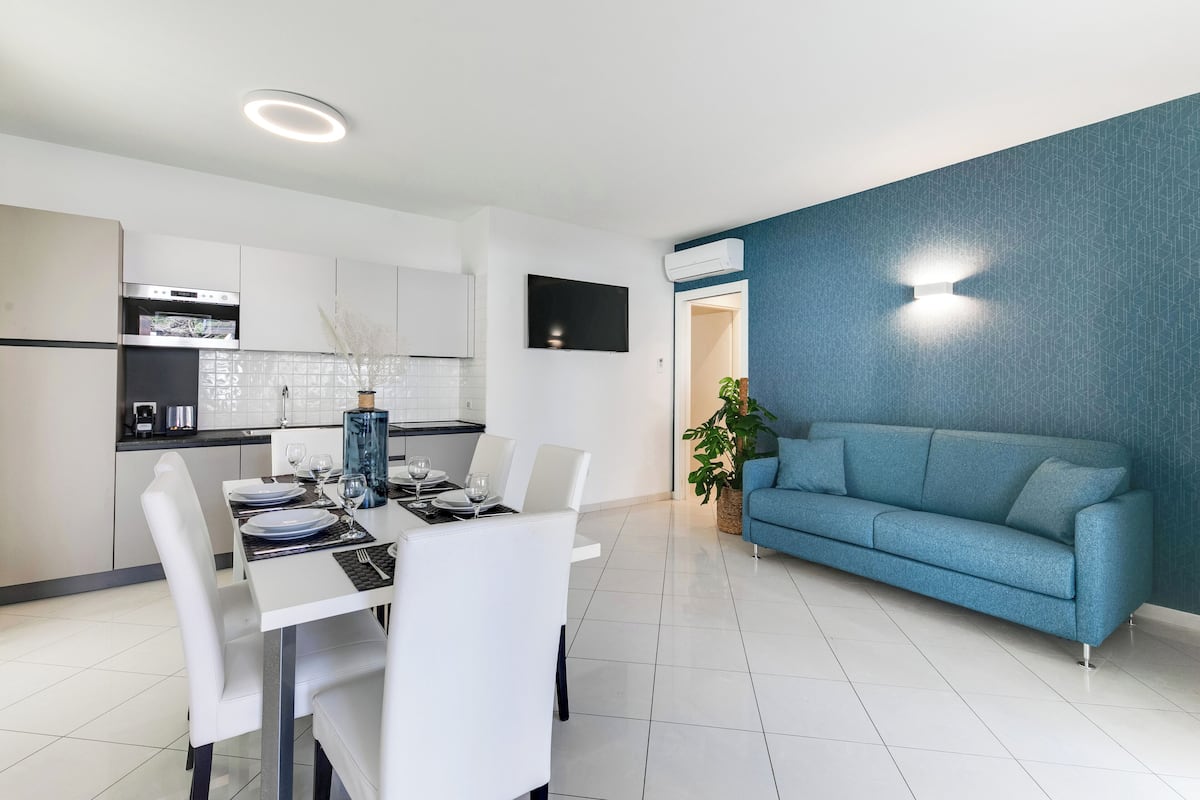 Appartamento, 2 camere da letto, patio, al piano terra | Cucina privata | Bollitore elettrico